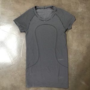 Striped LULULEMON t-shirt